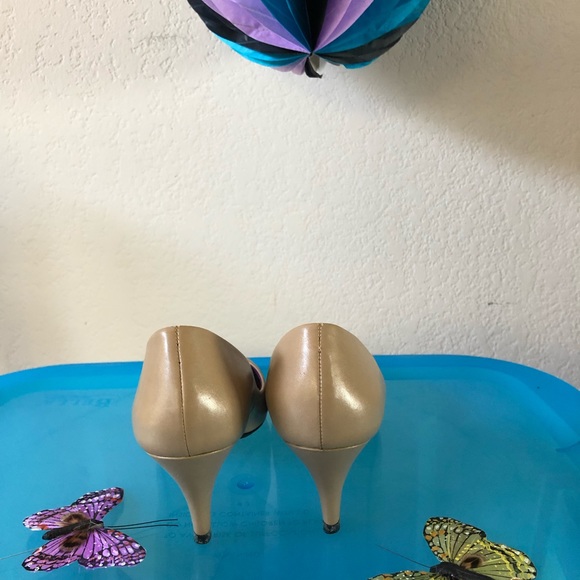 9West - Picture 3 of 4